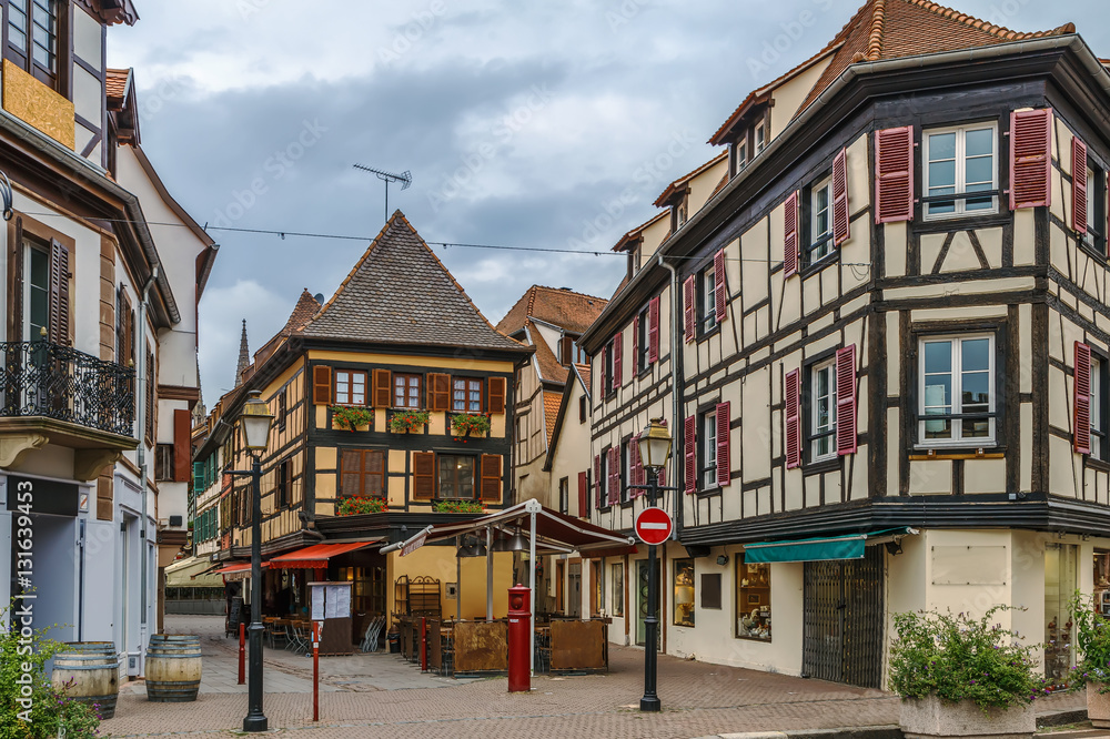 Fototapeta premium Street in Obermai, Alsace, France