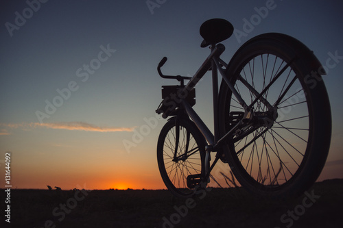 Fototapeta Naklejka Na Ścianę i Meble -  bike sunset