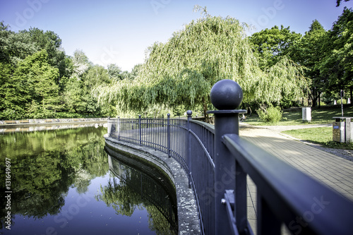 Photography Geländer an einem Teich im Volkspark Friedrichshain