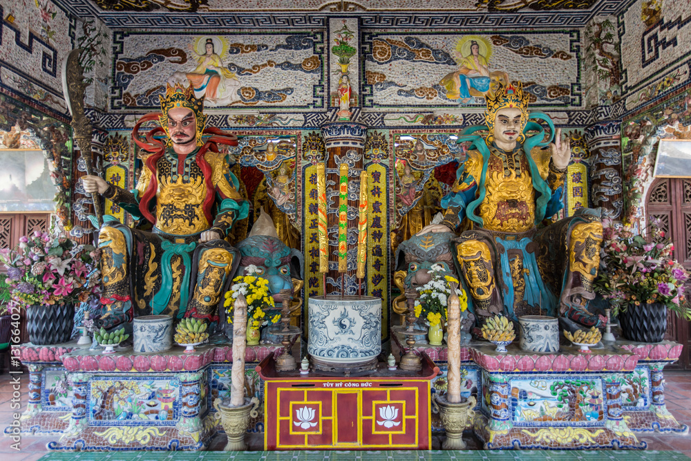 Fototapeta premium Inside buddhist temple in Vietnam