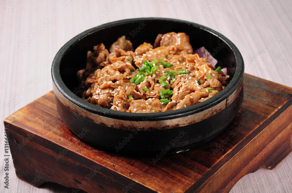 Pan-Fried Beef in Stone pot Pan-Fried Beef in Stone pot