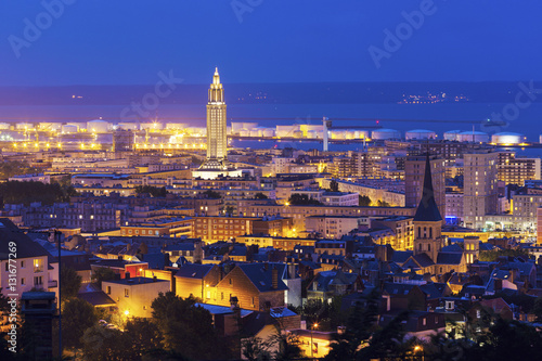 Obraz na płótnie Panorama of Le Havre at night w salonie