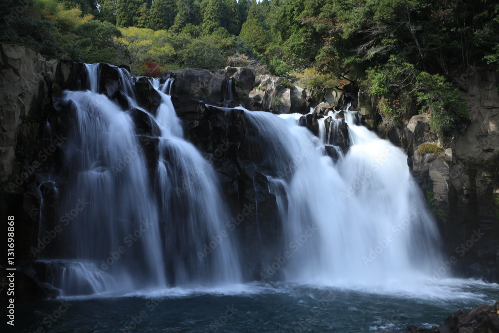 Fototapeta premium 関之尾の滝 鹿児島県