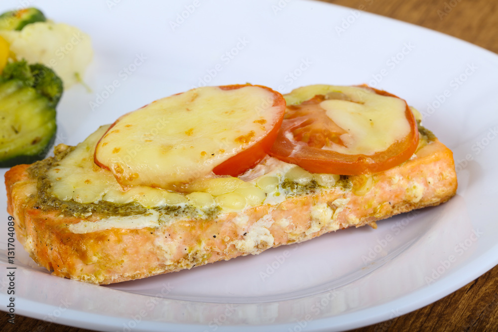 Baked salmon with pesto Baked salmon with pesto