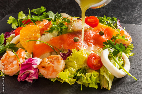 シーフードサラダ　 Prawns and fresh seafood salad