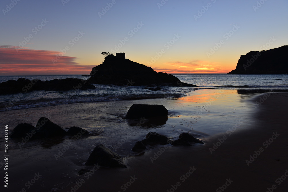 Portelet Bay, Jersey, U.K.
Wide angle image of a beach with a Winter sunset.