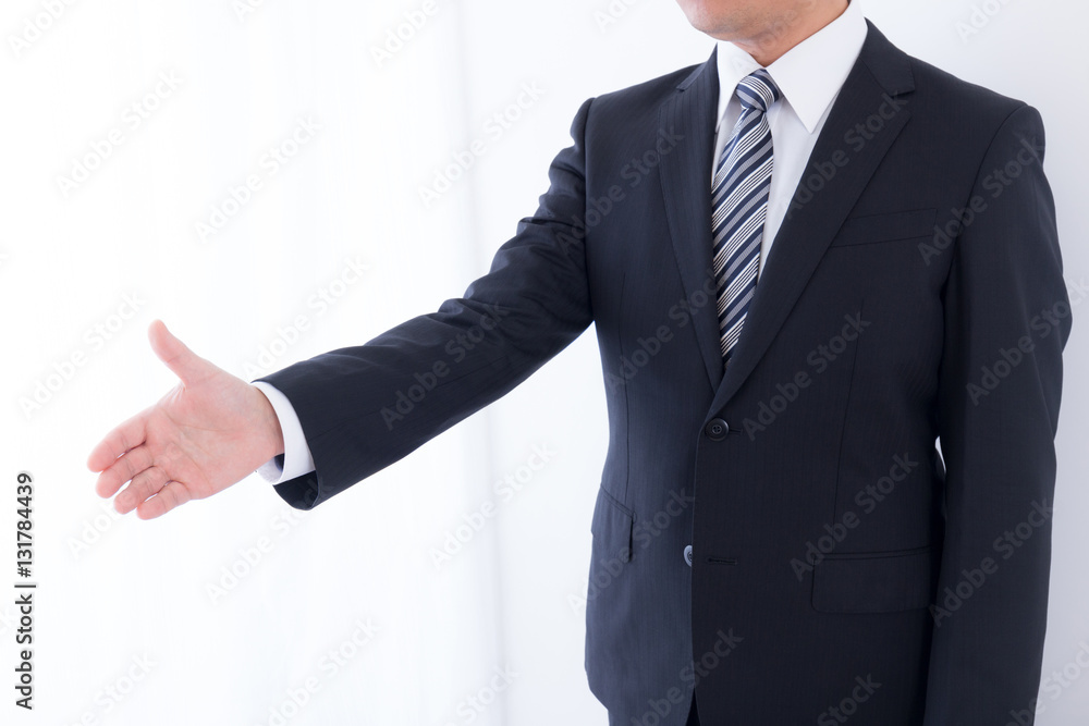 男性　ビジネスマン　握手
