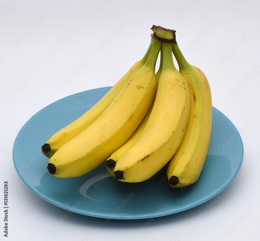 Banany na niebieskim talerzu 