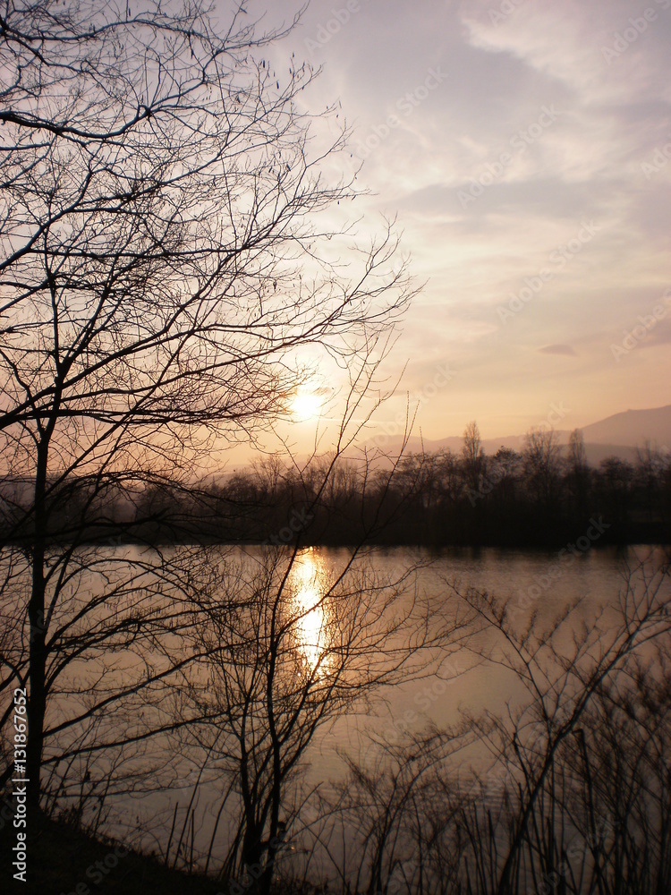 Coucher du soleil sur un étang en Alsace