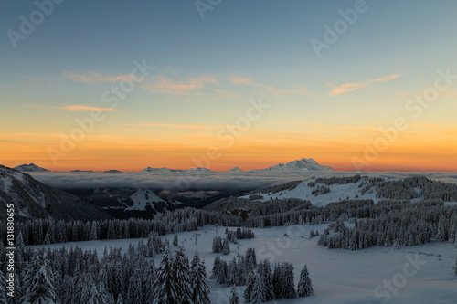 Sunrise over the Alps © kenzie