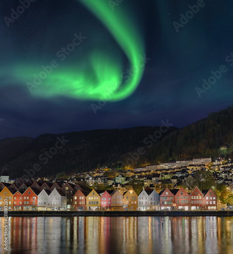 Bergen Stadt Norwegen Bryggen Nordlicht photo