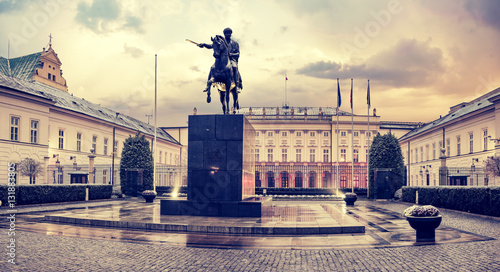 Fototapeta pałac prezydencki w Warszawie-vintage, retro