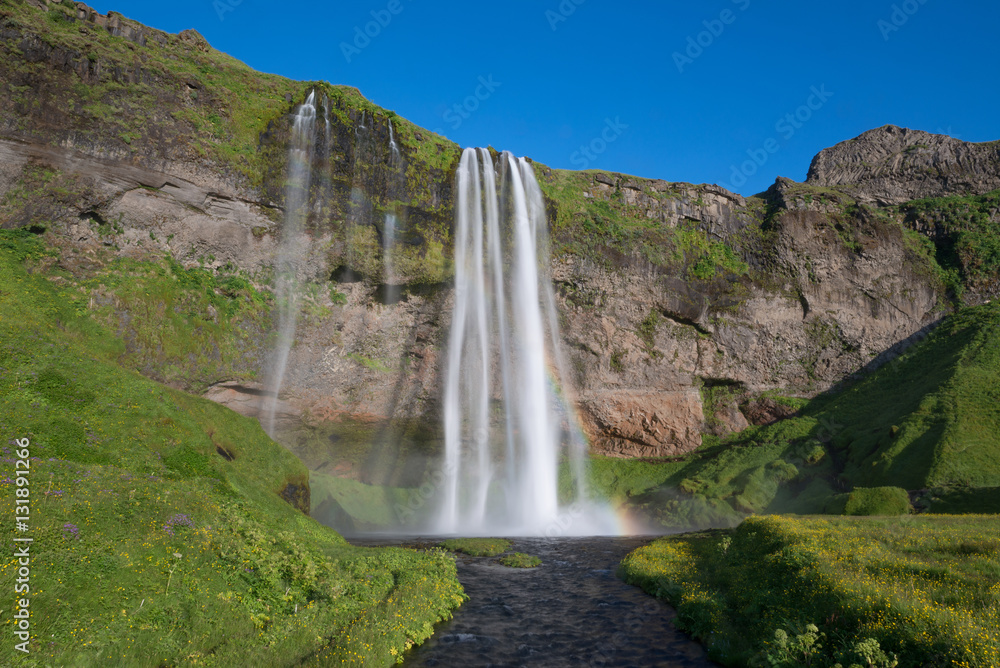 Obraz premium Seljalandsfoss waterfall front view 