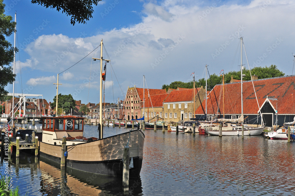 Il porto canale di Enkhuizen, Olanda - Paesi Bassi Il porto canale di Enkhuizen, Olanda - Paesi Bassi