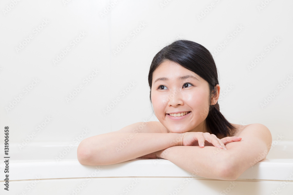 入浴する女性、気持ちいい 入浴する女性、気持ちいい
