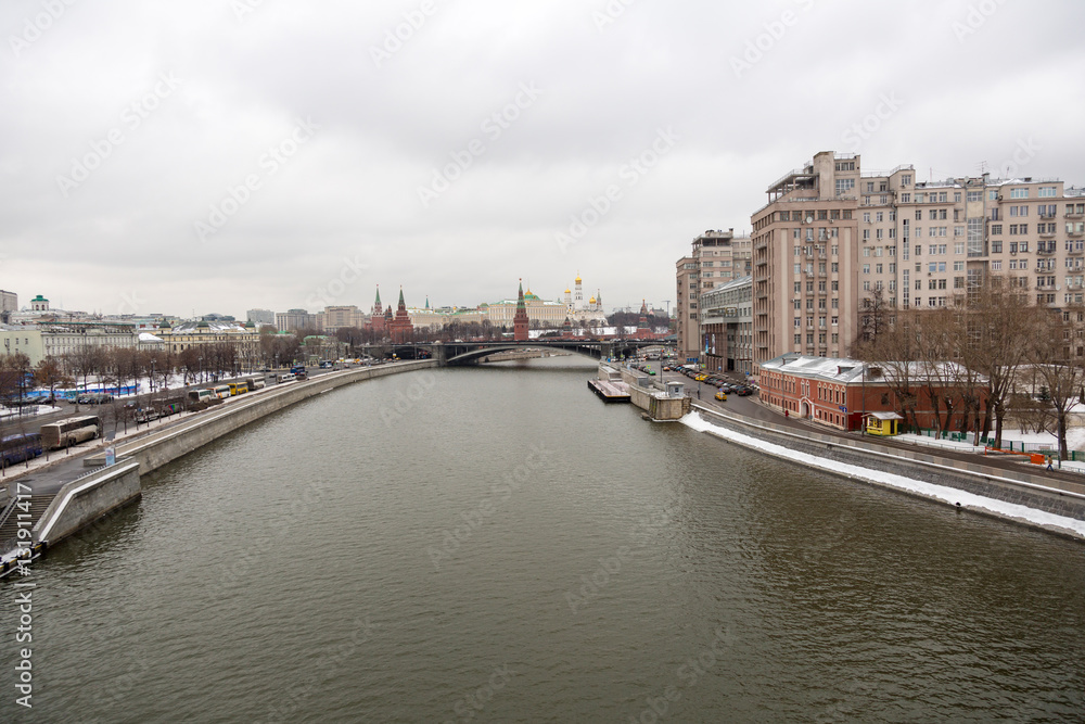 MOSCOW, RUSSIA - DECEMBER 25, 2016: The view from the Patriarchal bridge on the complex of the Moscow Kremlin