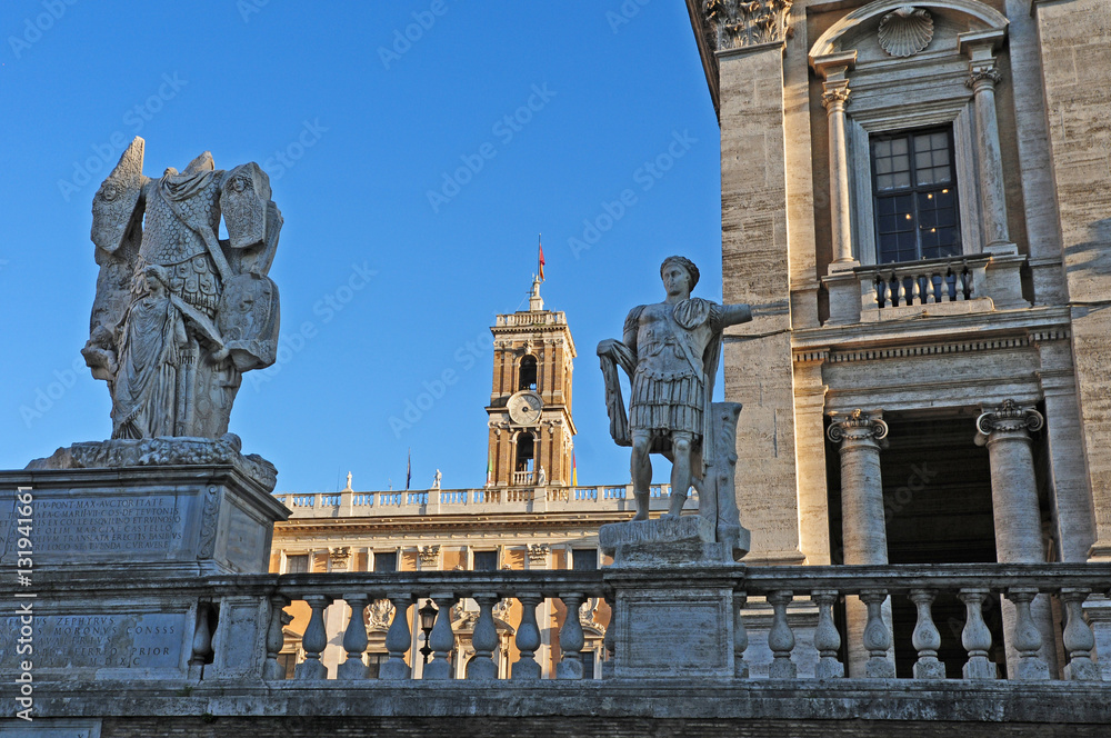 Obraz premium Roma, le statue del Campidoglio al tramonto
