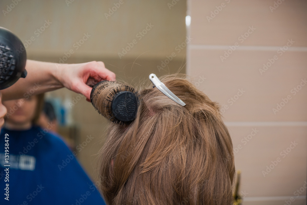 Naklejka premium Hairstyle in beauty salon