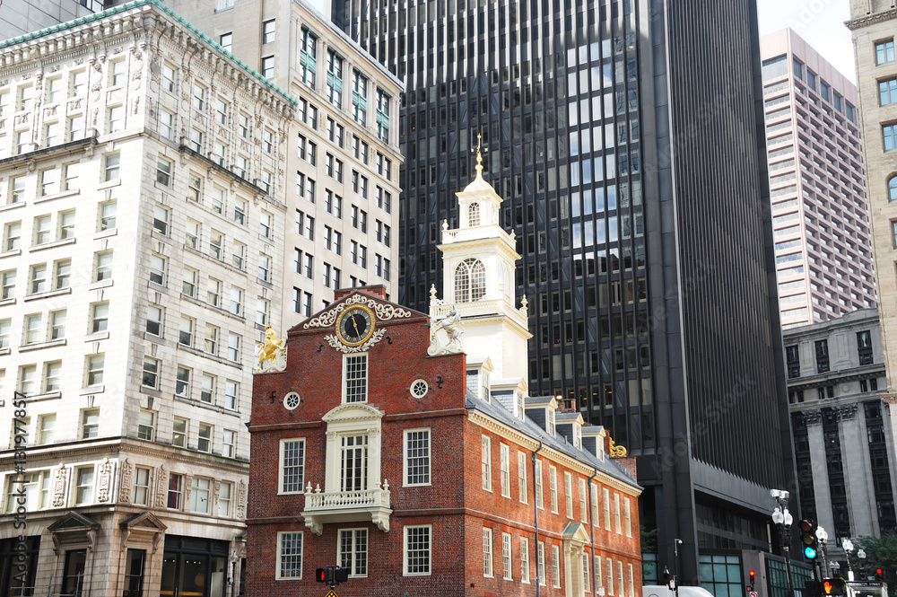 Fototapeta premium old state house in Boston downtown