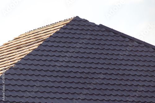 being built roof of the house