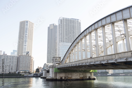 東京風景（勝鬨橋と勝どきの街並み）