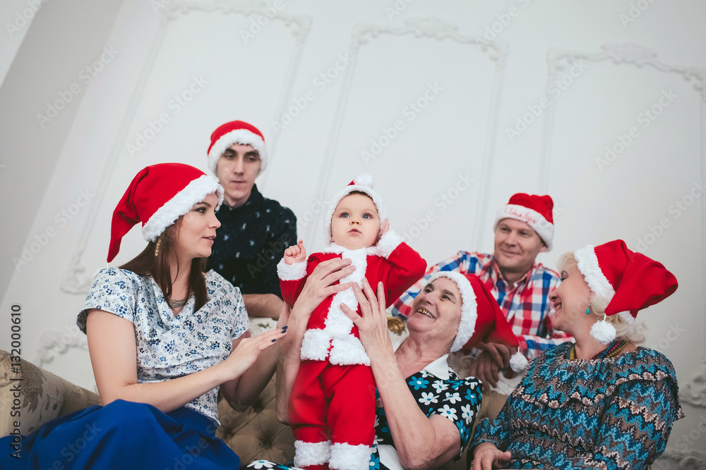 Obraz premium Big Family Celebrating New Year