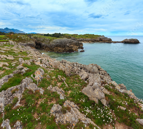 Foto Bay of Biscay rocky coast, Spain.