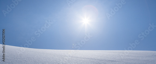 Schnee im Gegenlicht