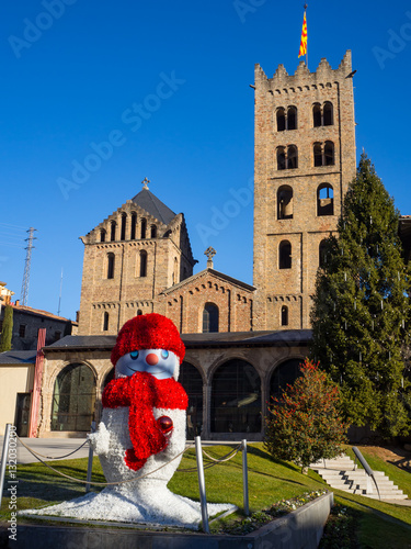 Navidad en el monasterio benedictino de Santa María de Ripoll , Girona, Cataluña, (España). Fue fundado hacia el año 880 por el conde Wifredo el Velloso, Diciembre de 2016 OLYMPUS CAMERA DIGITAL photo