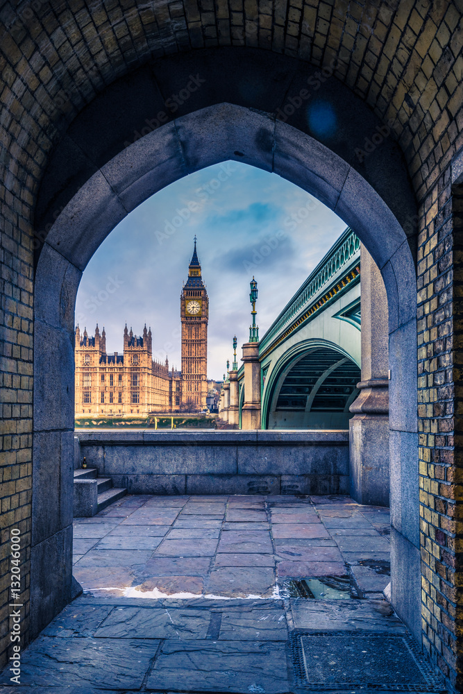 Unussual point of view at framed Westminster Palace in London - obrazy, fototapety, plakaty 