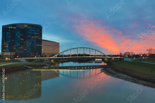 The Main Street Bridge in Columbus, Ohio frames a beautiful sunset.