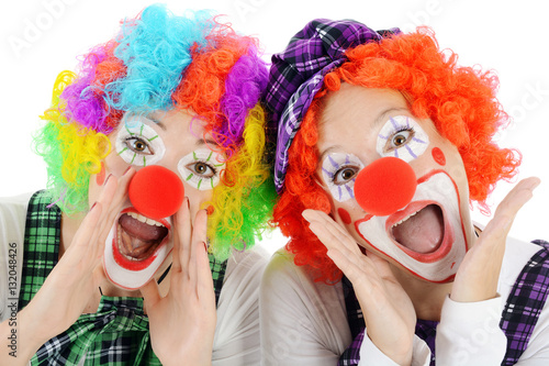 Foto Clown geschminkt in Kostüm zu Karneval, Fasching oder Fastnacht ruft und schreit