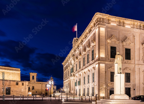 Malta Valletta Government Building / Auberge de Castille  - Haus des Premierministers, Poltics, Leadership, eu hauptstadt, verwaltung, regierung, government maltesische demokratie, architektur gebäude photo
