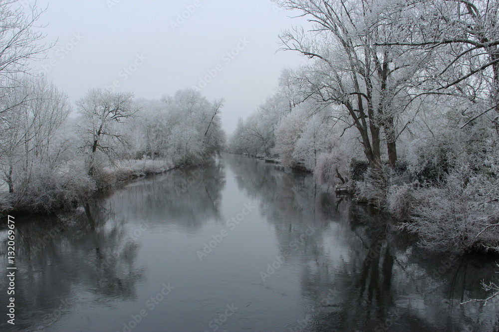 Rivière en hiver Rivière en hiver