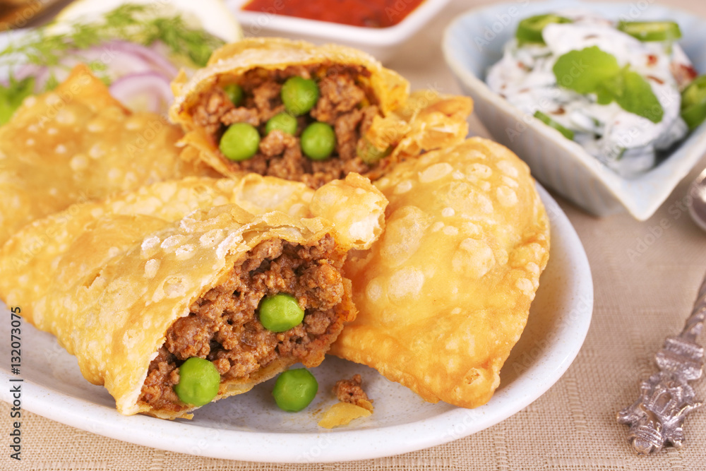 Samosas With Spicy Lamb