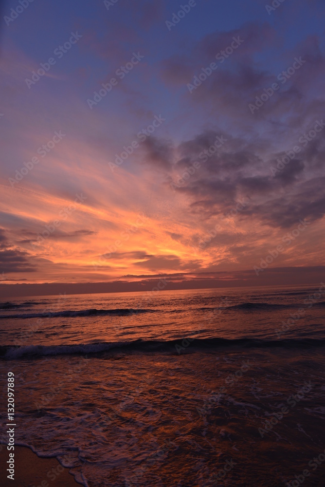 Sonnenuntergang Lido di Camaiore im Ligurischen Meer