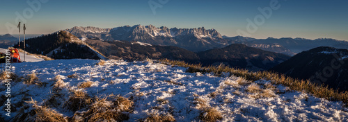 Wilder Kaiser Gebirge leuchtet in der Sonne