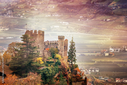 Foto Alpine mountains, Italy, South Tyrol, Meran. Travel concept, Bea