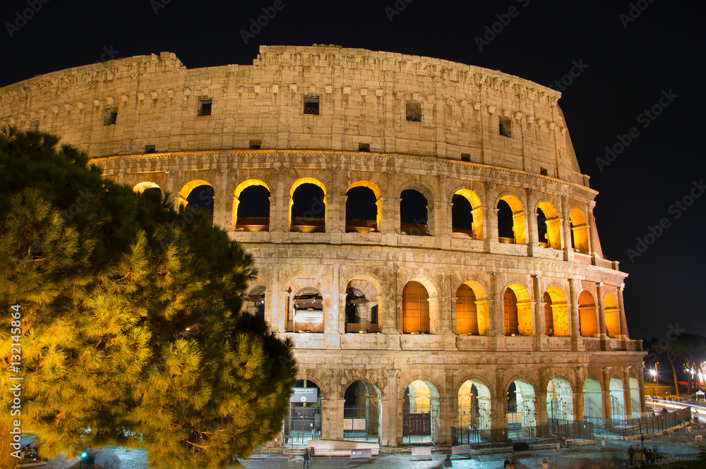 Naklejka premium Night view of Colosseum, Rome