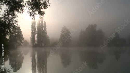 Brumes matinale sur un lac