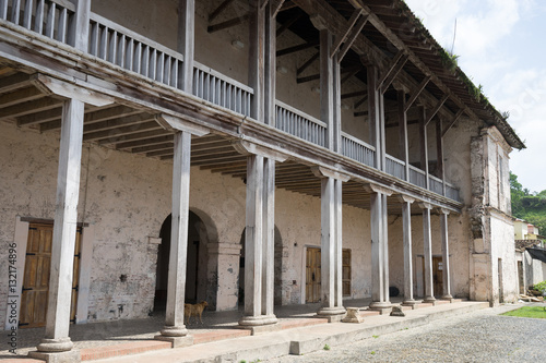 architectural details of a vintage colonial building