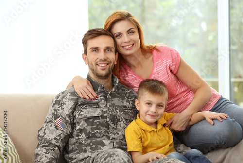 Soldier reunited with his family © Africa Studio