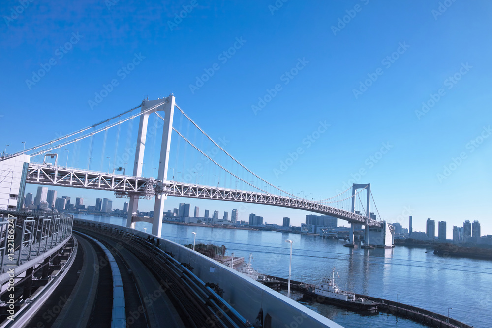 Obraz premium ゆりかもめから見たレインボーブリッジ