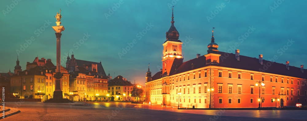Obraz Warsaw,Poland-November 2016:Royal Castle and Sigismund's Column