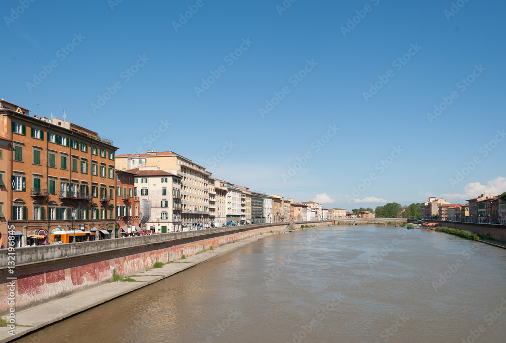 Pisa mit dem Fluss Arno