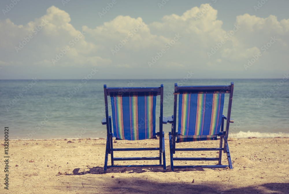 Beach chairs with Blue and white striped. Folding Beach Chairs - Canvas Sling Back Beach Chairs (vintage style)