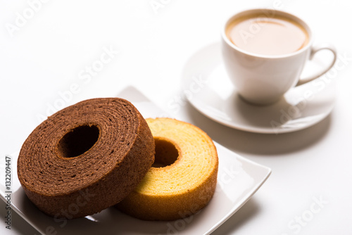 Japanese plain and chocolate baumkuchen with coffee