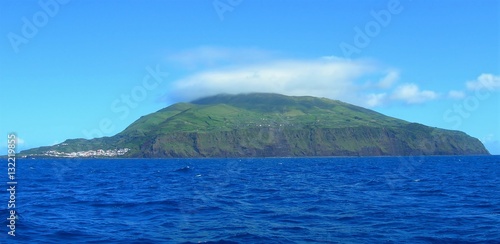 Vista da Ilha do corvo vista do mar 