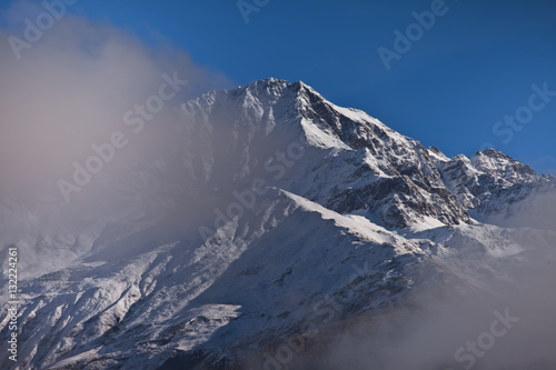 Kaukaz - Gruzja w zimowej szacie. Caucassus mountains in Georgia. 