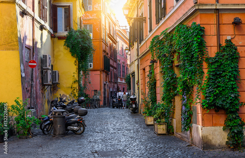Fototapeta Naklejka Na Ścianę i Meble -  Old street in Trastevere, Rome, Italy.